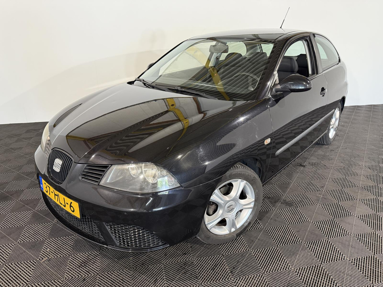 SEAT | Ibiza | 1.4-16V 25 Edition I | 2009 | 232.075 km | 37HLJ6 | Logisch - Хэтчбек: фото 1 SEAT | Ibiza | 1.4-16V 25 Edition I | 2009 | 232.075 km | 37HLJ6 | Logisch - Хэтчбек: фото 1