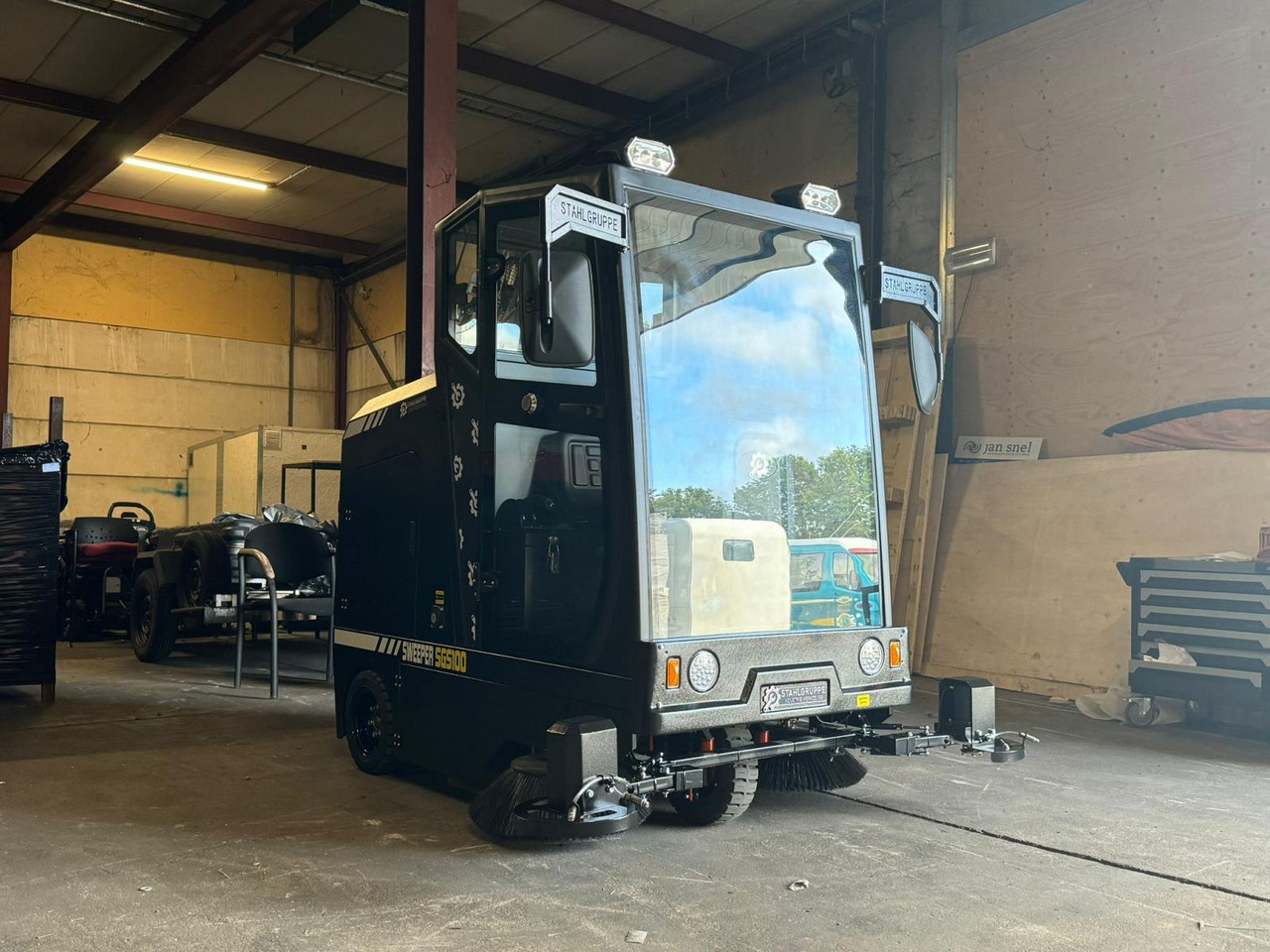 Veegmachine Stahlgruppe SGS100 - Оборудование для гаражей/ Мастерских: фото 1 Veegmachine Stahlgruppe SGS100 - Оборудование для гаражей/ Мастерских: фото 1