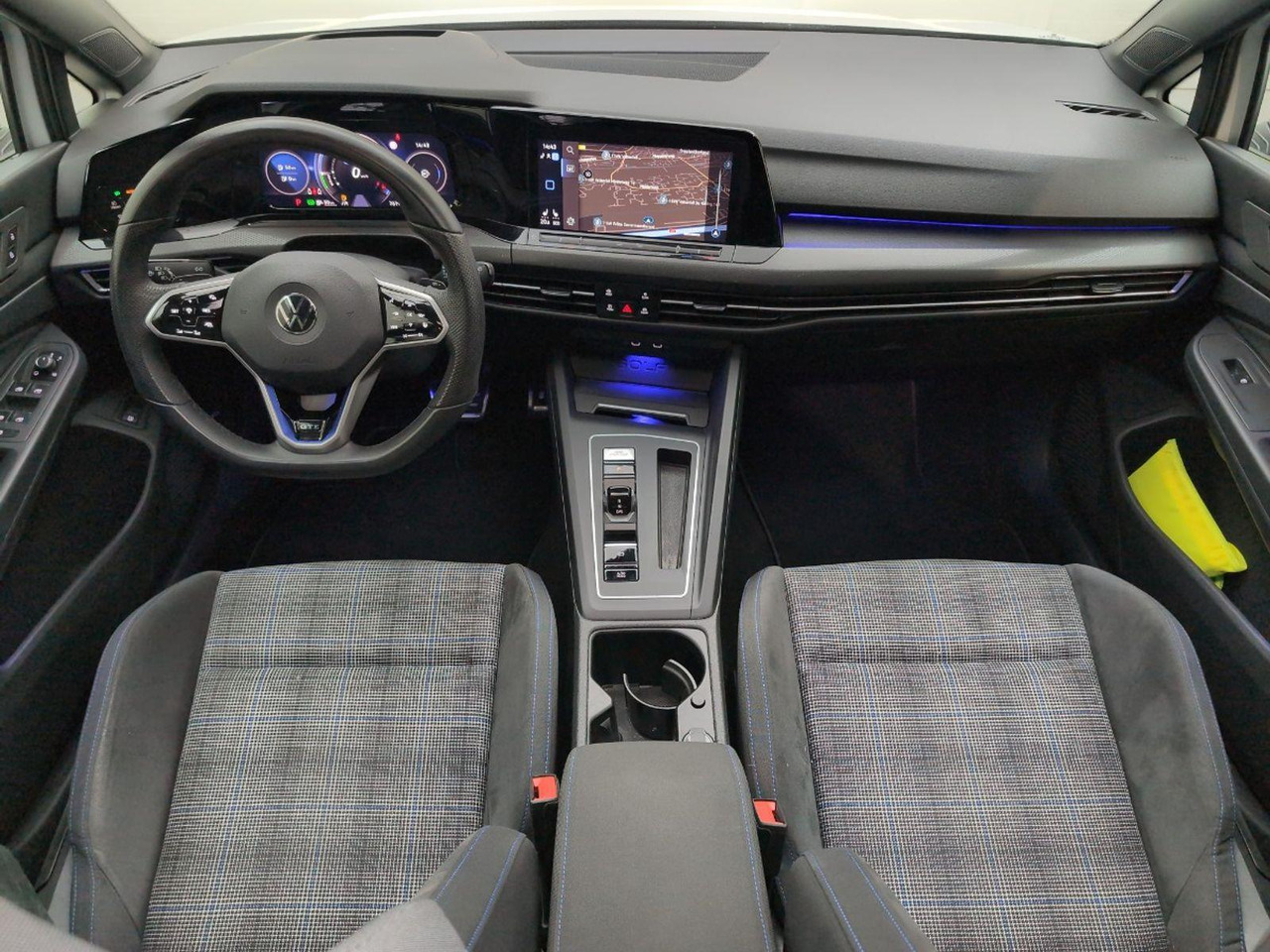 Volkswagen Golf 1.4 eHybrid GTE | 2022 | 76.195 km | Automaat | Z202RF | NAP: Geen oordeel - Хэтчбек: фото 5 Volkswagen Golf 1.4 eHybrid GTE | 2022 | 76.195 km | Automaat | Z202RF | NAP: Geen oordeel - Хэтчбек: фото 5