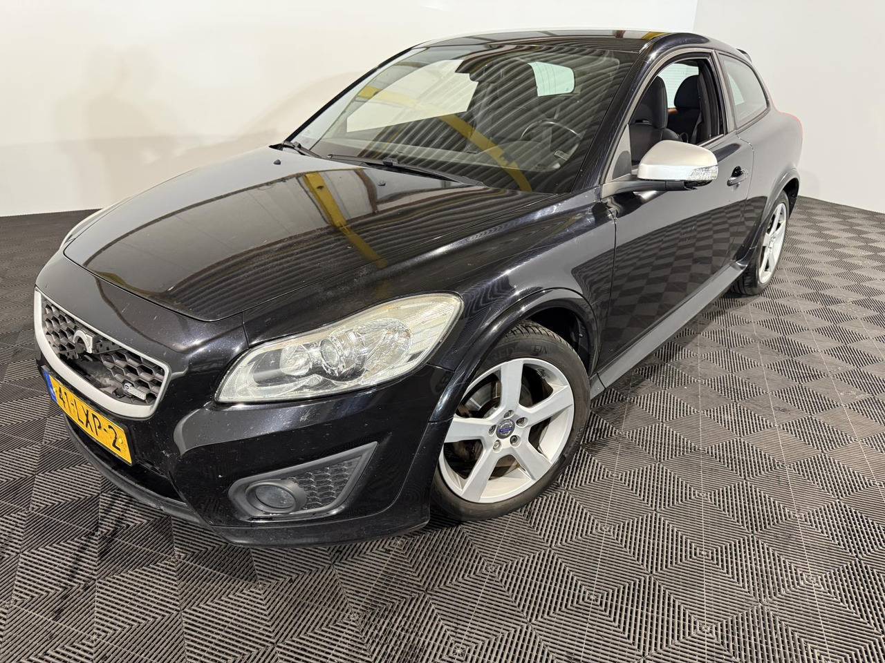 Volvo C30 1.6 R-Edition | 2010 | 284.821 km | 41-LXP-2 - Хэтчбек: фото 1 Volvo C30 1.6 R-Edition | 2010 | 284.821 km | 41-LXP-2 - Хэтчбек: фото 1