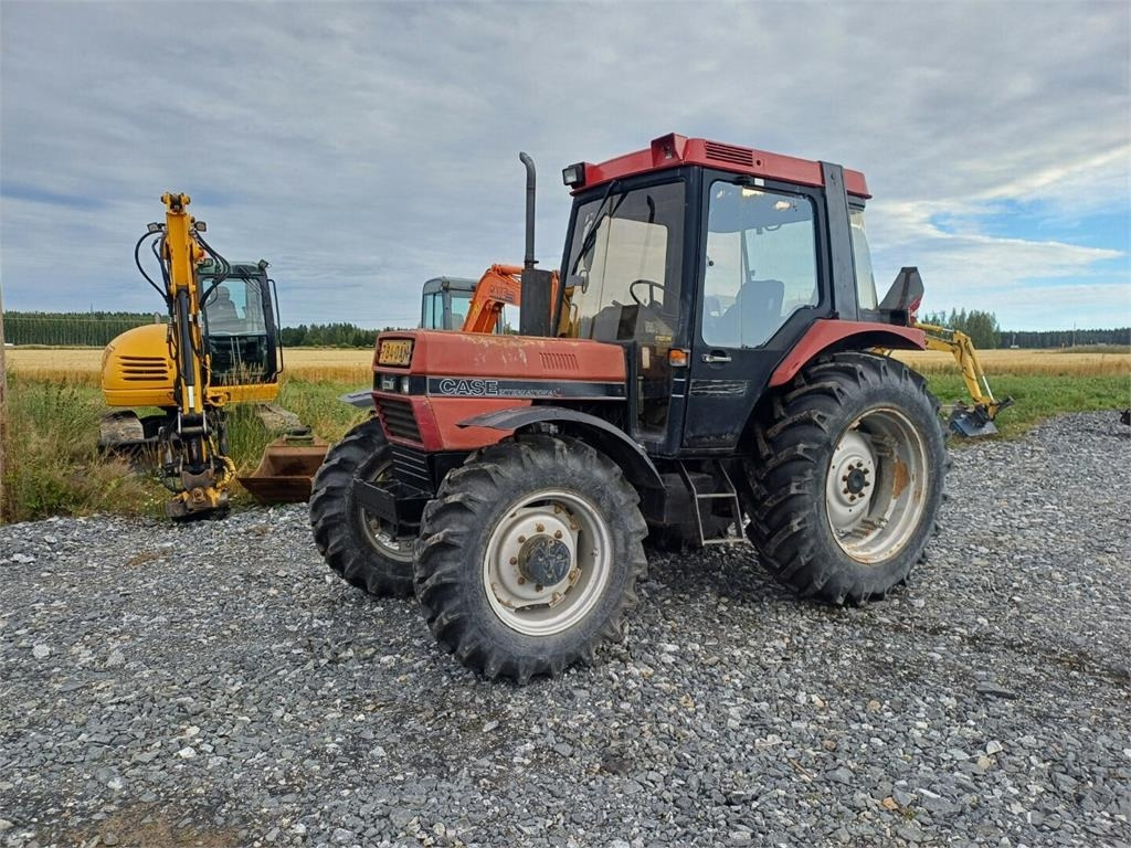 Case IH 685XL Hyvät renkaat. - Трактор: фото 2 Case IH 685XL Hyvät renkaat. - Трактор: фото 2