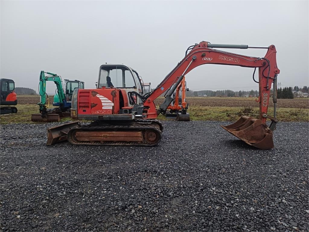 Neuson 8002 RD Kolmella kauhalla - Мини-экскаватор: фото 5 Neuson 8002 RD Kolmella kauhalla - Мини-экскаватор: фото 5