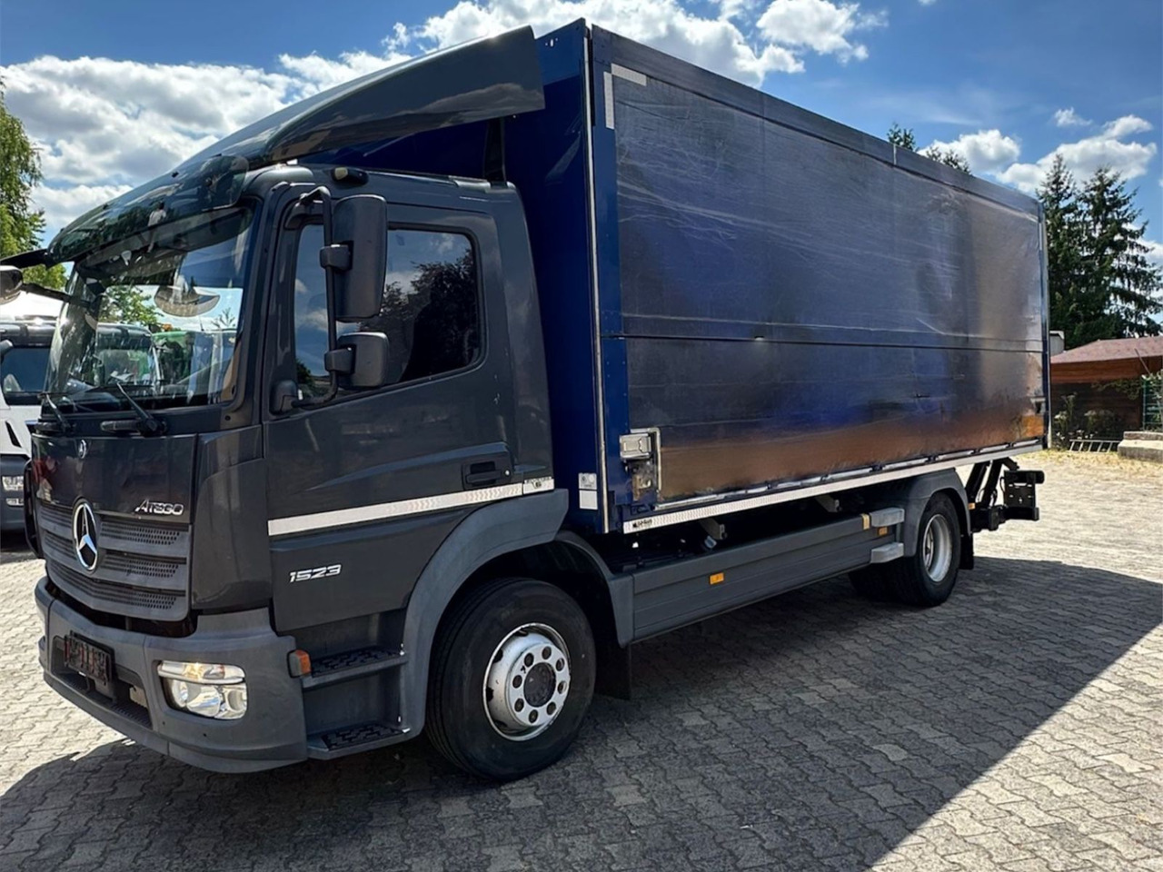 Mercedes-Benz Atego 1523/Klima/LBW/GT-Zertifiziert/2xAHK - Грузовик для перевозки напитков: фото 2 Mercedes-Benz Atego 1523/Klima/LBW/GT-Zertifiziert/2xAHK - Грузовик для перевозки напитков: фото 2