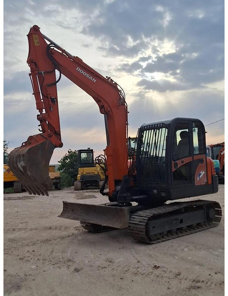Doosan SOLAR 75V - Экскаватор: фото 2 Doosan SOLAR 75V - Экскаватор: фото 2