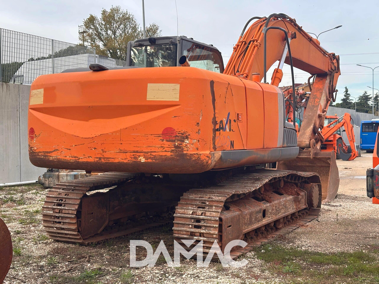 HITACHI ZX240N-3 - Гусеничный экскаватор: фото 2 HITACHI ZX240N-3 - Гусеничный экскаватор: фото 2