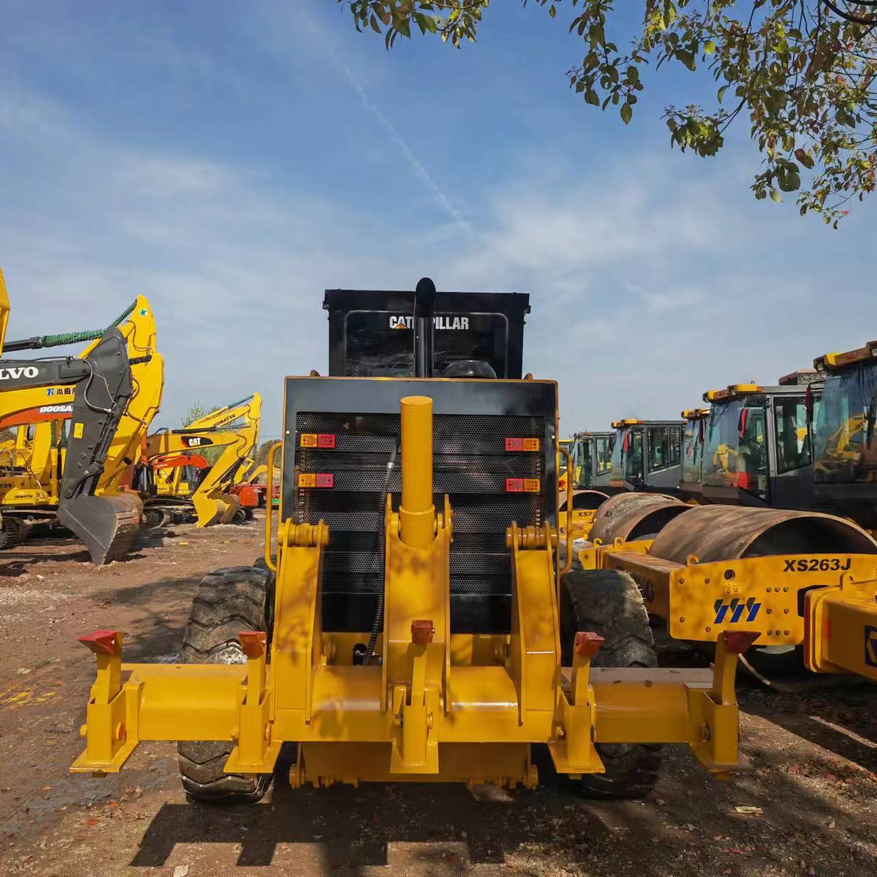 CATERPILLAR 140H - Грейдер: фото 1 CATERPILLAR 140H - Грейдер: фото 1