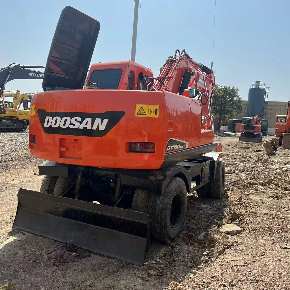 DOOSAN DH150W-7 - Колёсный экскаватор: фото 3 DOOSAN DH150W-7 - Колёсный экскаватор: фото 3