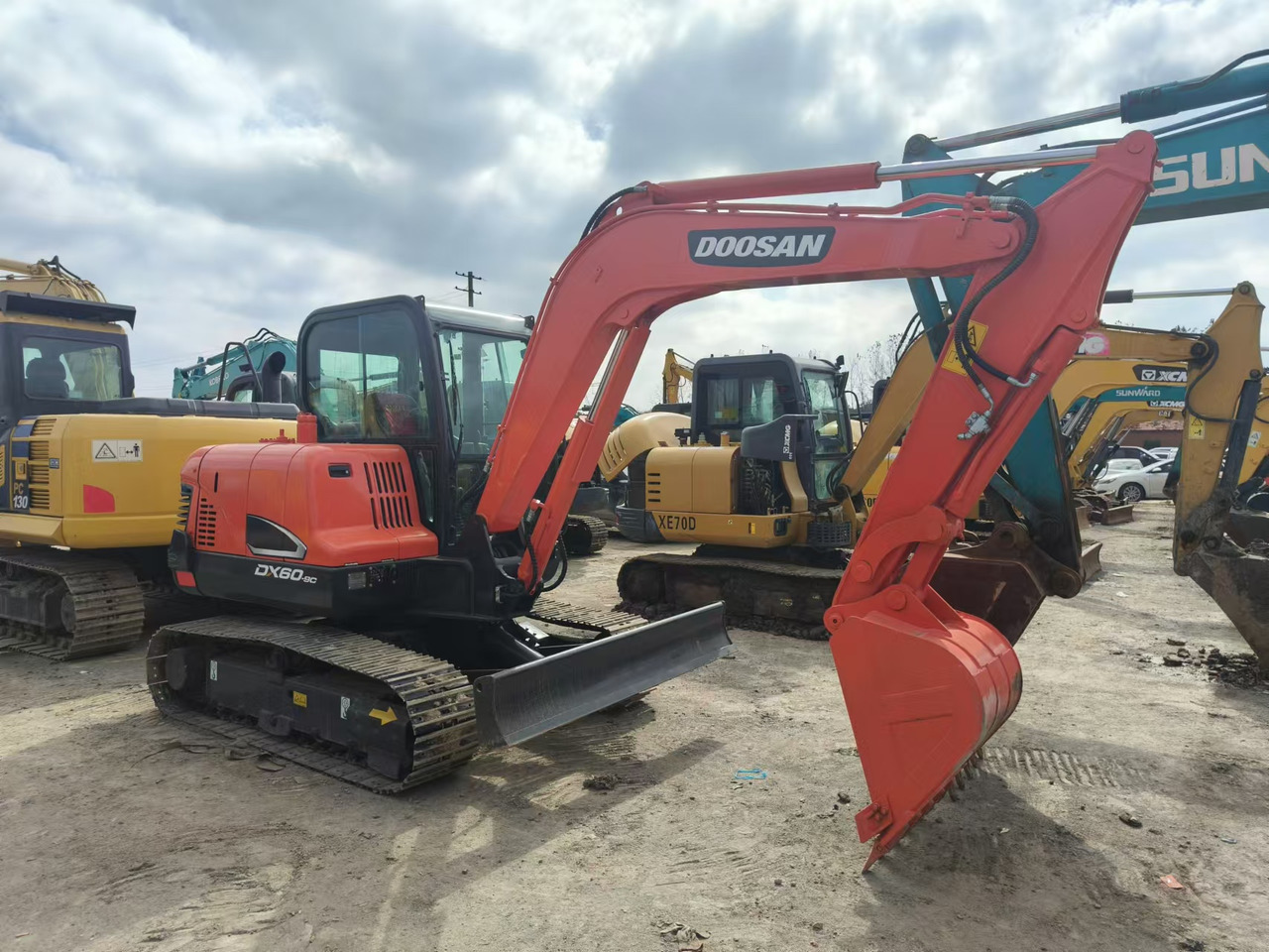 DOOSAN DX60 - Гусеничный экскаватор: фото 2 DOOSAN DX60 - Гусеничный экскаватор: фото 2