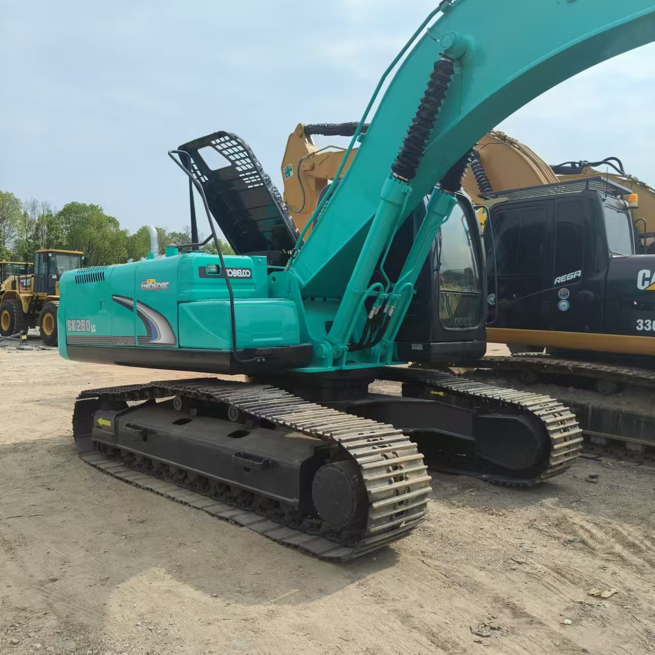 KOBELCO SK260 - Гусеничный экскаватор: фото 3 KOBELCO SK260 - Гусеничный экскаватор: фото 3