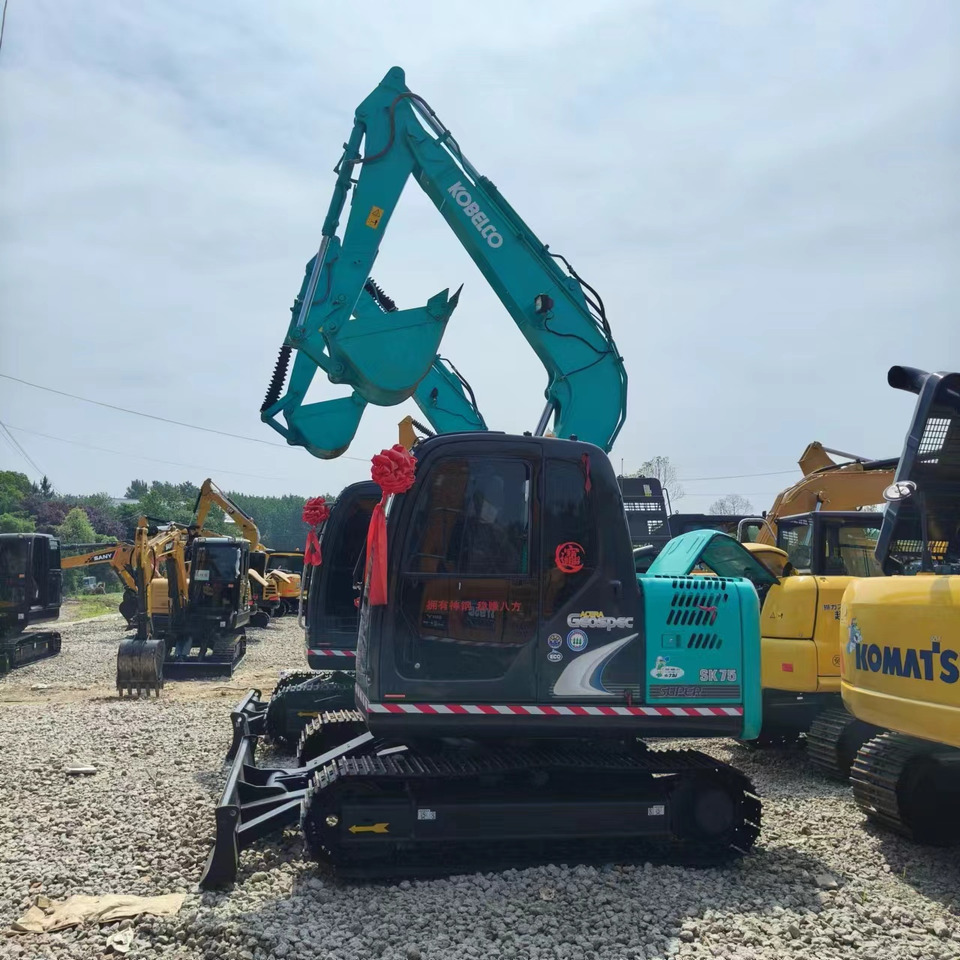 KOBELCO SK75-8 - Гусеничный экскаватор: фото 1 KOBELCO SK75-8 - Гусеничный экскаватор: фото 1