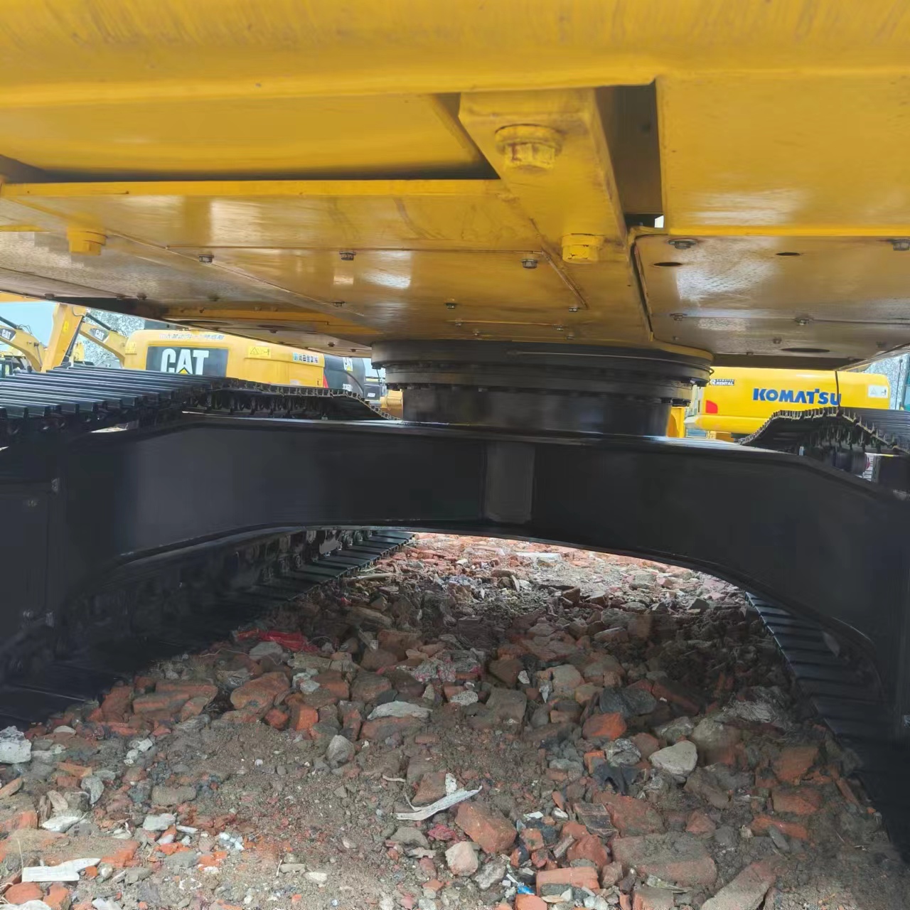 Гусеничный экскаватор KOMATSU PC240: фото 11 Гусеничный экскаватор KOMATSU PC240: фото 11