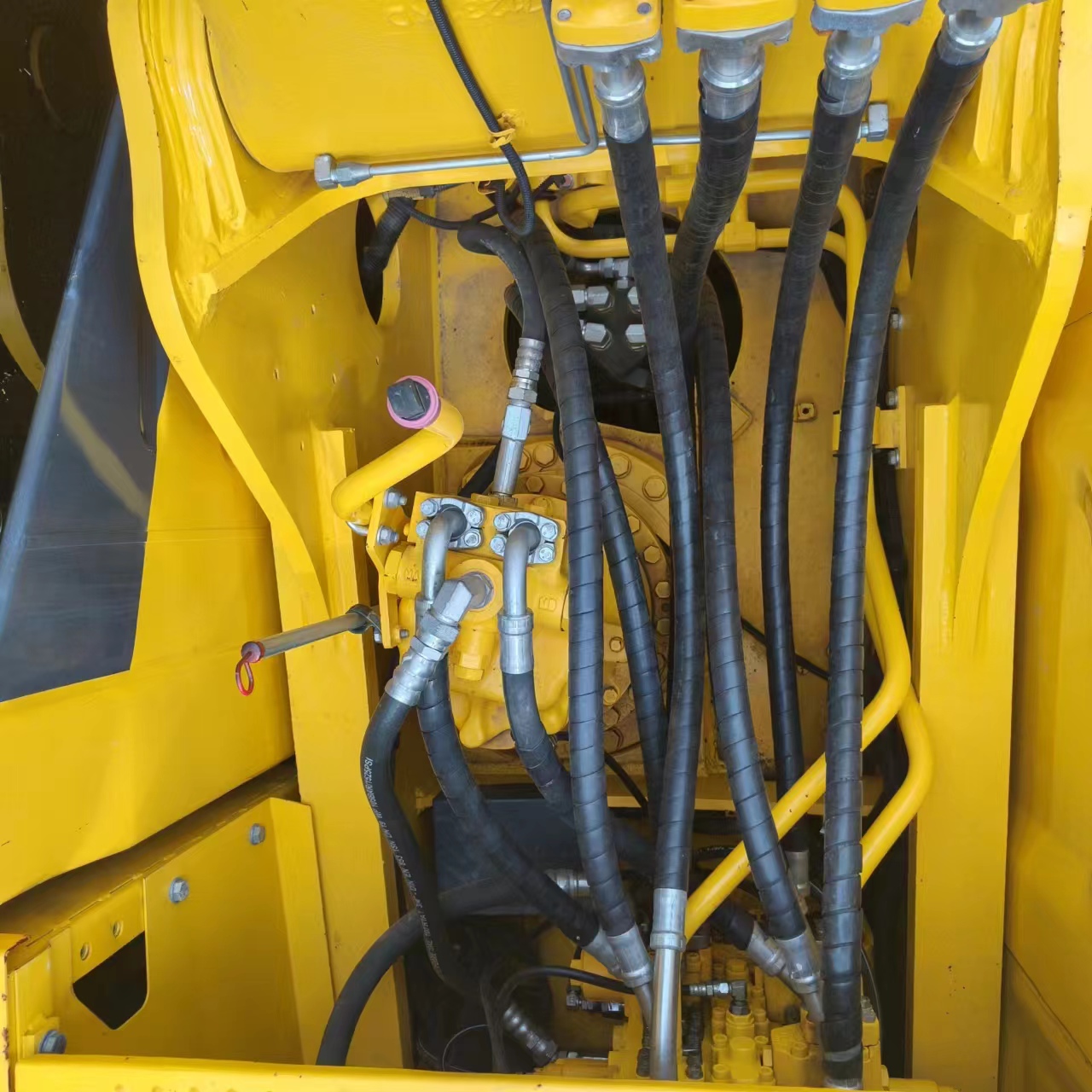 Гусеничный экскаватор KOMATSU PC240: фото 19 Гусеничный экскаватор KOMATSU PC240: фото 19