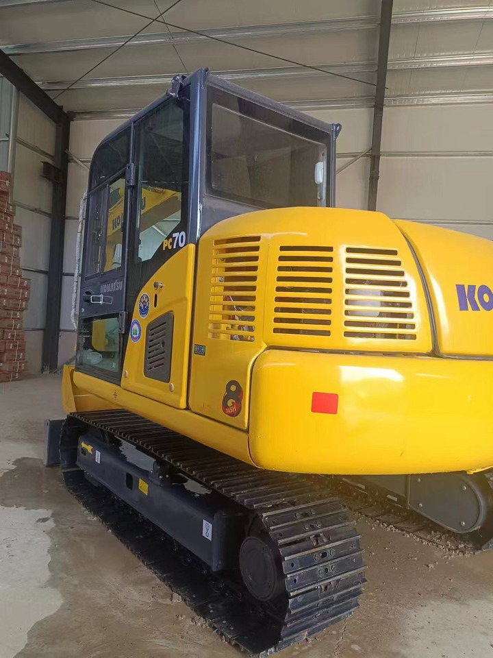 KOMATSU PC70 - Гусеничный экскаватор: фото 3 KOMATSU PC70 - Гусеничный экскаватор: фото 3