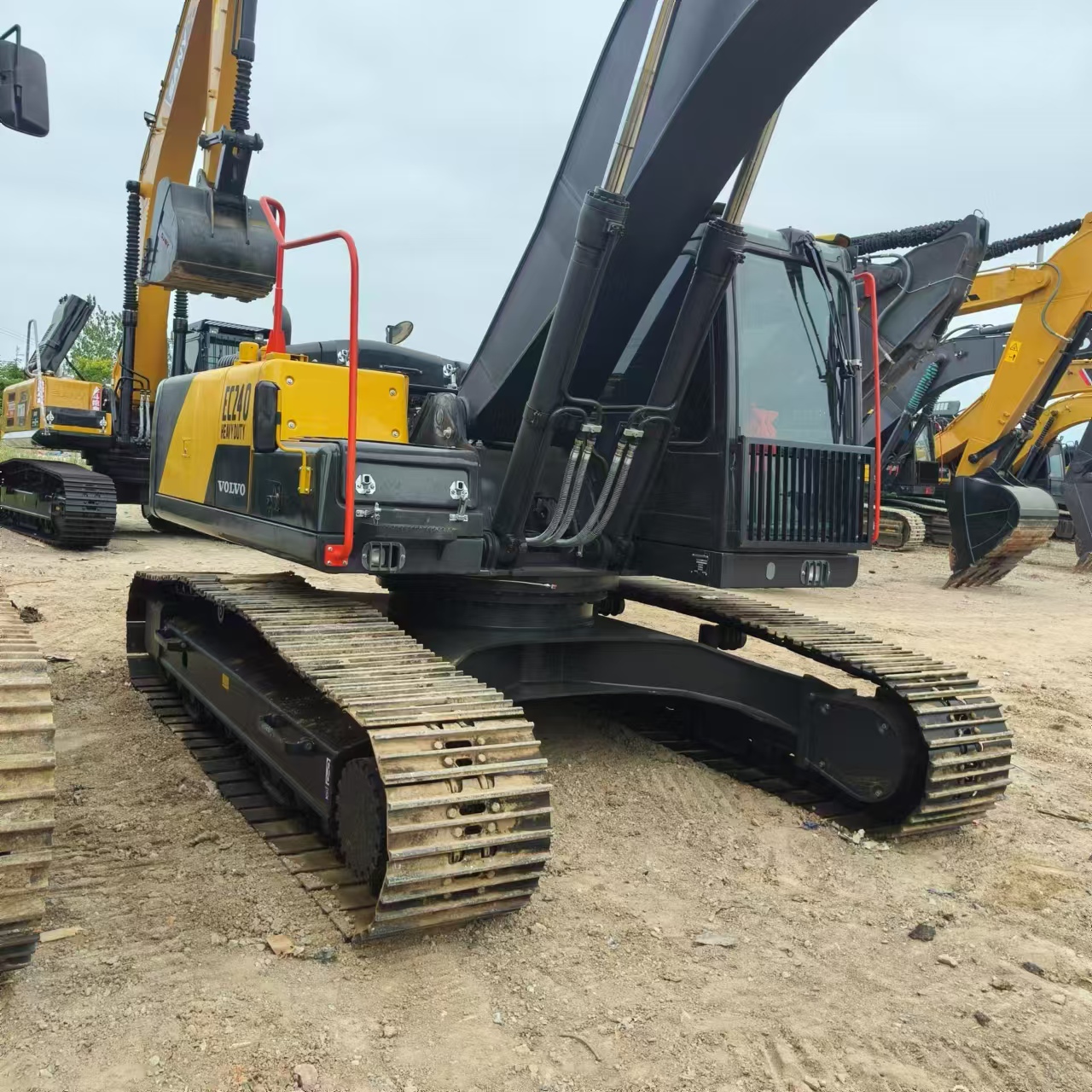 VOLVO EC240 - Гусеничный экскаватор: фото 4 VOLVO EC240 - Гусеничный экскаватор: фото 4