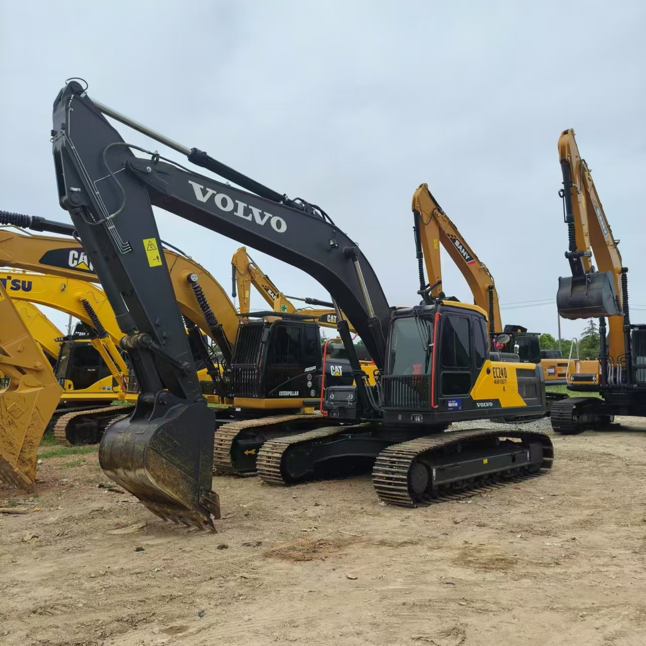 VOLVO EC240 - Гусеничный экскаватор: фото 1 VOLVO EC240 - Гусеничный экскаватор: фото 1