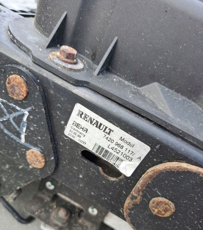 Behr KOMPLET CHŁODNICA VOLVO FE RENAULT PREMIUM DXI 7 - Радиатор для Грузовиков: фото 3 Behr KOMPLET CHŁODNICA VOLVO FE RENAULT PREMIUM DXI 7 - Радиатор для Грузовиков: фото 3