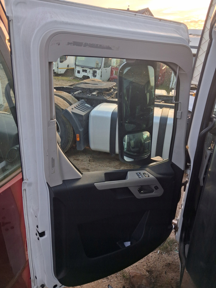 FORD DRZWI KOMPLETNE LEWE FORD F-MAX 500 TRUCKS EURO 6 - Дверь и запчасти: фото 4 FORD DRZWI KOMPLETNE LEWE FORD F-MAX 500 TRUCKS EURO 6 - Дверь и запчасти: фото 4