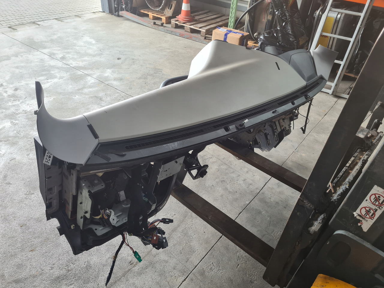 FORD KONSOLA KOMPLETNA KOKPIT DESKA ROZDZIELCZA STELAŻ FORD F-MAX 500 TRUCKS - Приборная панель для Грузовиков: фото 4 FORD KONSOLA KOMPLETNA KOKPIT DESKA ROZDZIELCZA STELAŻ FORD F-MAX 500 TRUCKS - Приборная панель для Грузовиков: фото 4