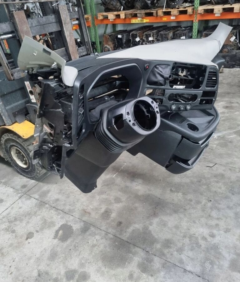 FORD KONSOLA KOMPLETNA KOKPIT DESKA ROZDZIELCZA STELAŻ FORD F-MAX EURO 6 - Приборная панель для Грузовиков: фото 4 FORD KONSOLA KOMPLETNA KOKPIT DESKA ROZDZIELCZA STELAŻ FORD F-MAX EURO 6 - Приборная панель для Грузовиков: фото 4