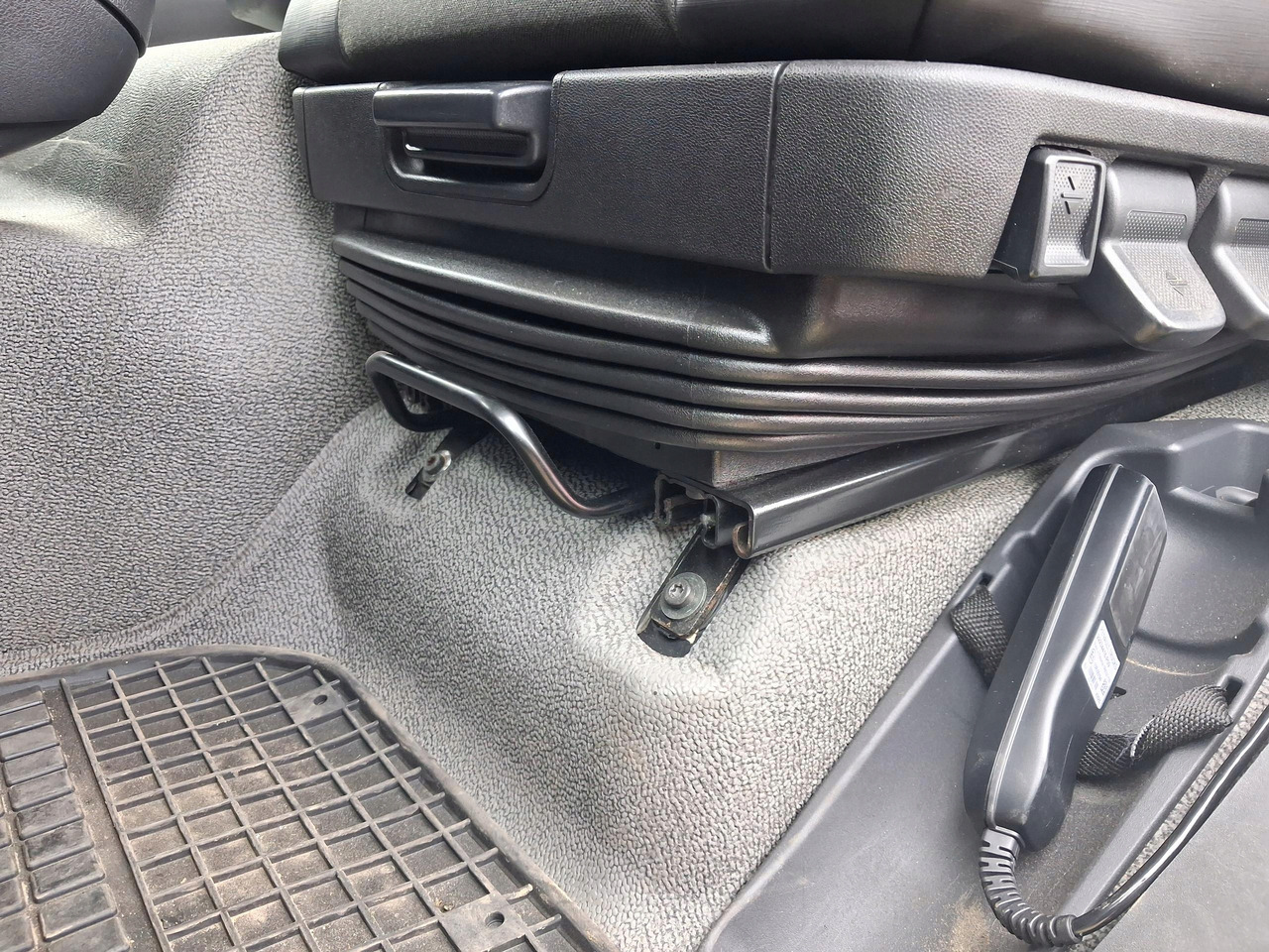 FOTEL KIEROWCY RENAULT GAMA D - Сиденье для Грузовиков: фото 3 FOTEL KIEROWCY RENAULT GAMA D - Сиденье для Грузовиков: фото 3