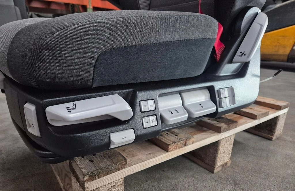 FOTEL PNEUMATYCZY SIEDZENIE KIEROWCY RENAULT RANGE GAMA T C K EVO LIFT - Сиденье: фото 4 FOTEL PNEUMATYCZY SIEDZENIE KIEROWCY RENAULT RANGE GAMA T C K EVO LIFT - Сиденье: фото 4