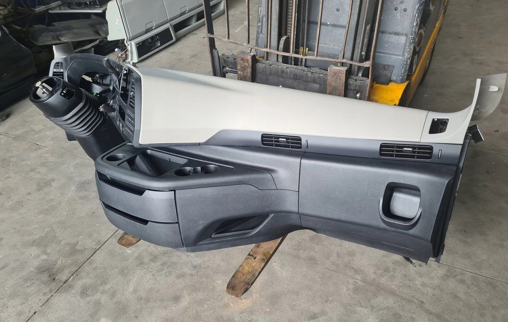 KONSOLA KOMPLETNA KOKPIT DESKA ROZDZIELCZA STELAŻ FORD F-MAX 500 TRUCKS - Приборная панель: фото 3 KONSOLA KOMPLETNA KOKPIT DESKA ROZDZIELCZA STELAŻ FORD F-MAX 500 TRUCKS - Приборная панель: фото 3
