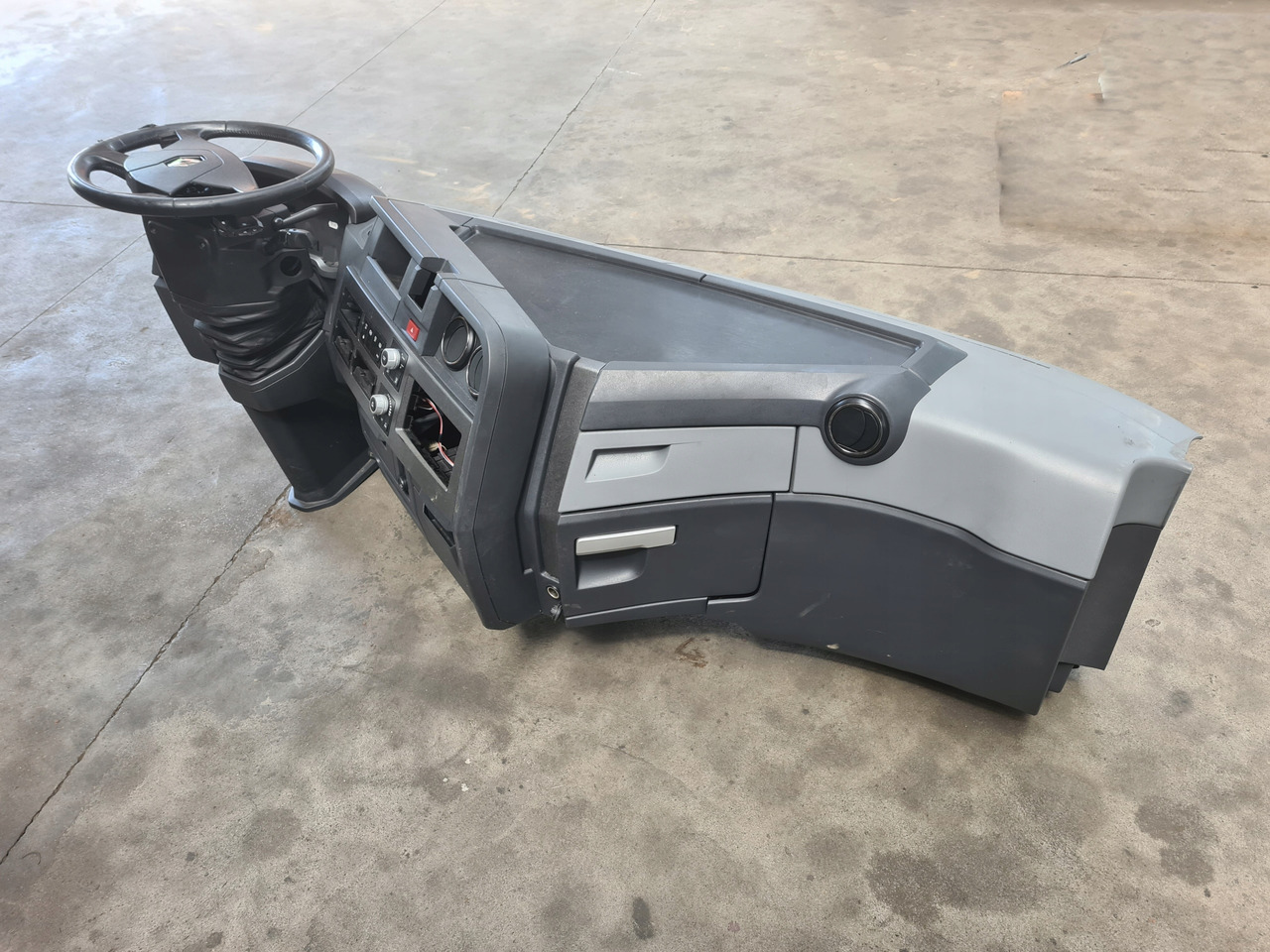 RENAULT KONSOLA KOMPLETNA KOKPIT DESKA ROZDZIELCZA PRZEKŁADKA ANGLIKA RENAULT GAMA T RANGE - Приборная панель для Грузовиков: фото 2 RENAULT KONSOLA KOMPLETNA KOKPIT DESKA ROZDZIELCZA PRZEKŁADKA ANGLIKA RENAULT GAMA T RANGE - Приборная панель для Грузовиков: фото 2