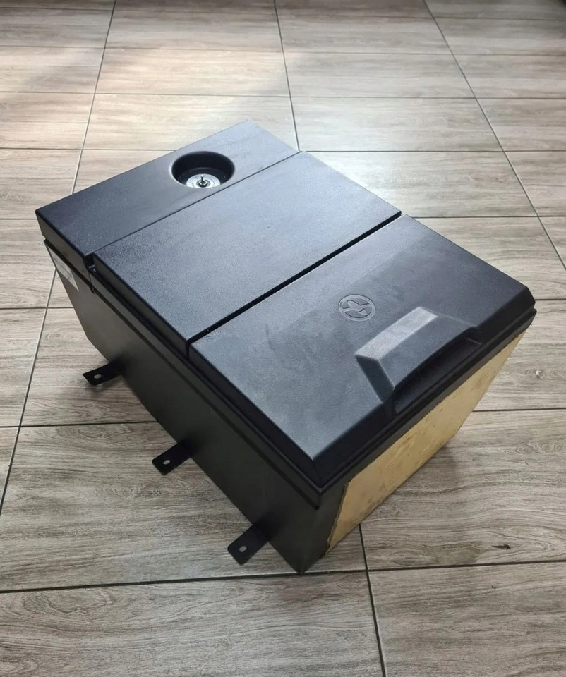 RENAULT LODÓWKA CHŁODZIARKA ORYGINAŁ RENAULT GAMA T HIGH WYSOKA KABINA - Кабина и интерьер для Грузовиков: фото 1 RENAULT LODÓWKA CHŁODZIARKA ORYGINAŁ RENAULT GAMA T HIGH WYSOKA KABINA - Кабина и интерьер для Грузовиков: фото 1