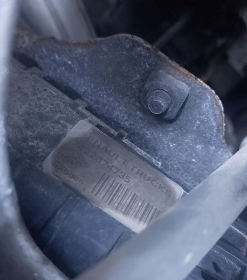 Renault CHŁODNICA WODY CIECZY PŁYNU GAMA T RANGE DTI 11 7422374735 - Радиатор для Грузовиков: фото 1 Renault CHŁODNICA WODY CIECZY PŁYNU GAMA T RANGE DTI 11 7422374735 - Радиатор для Грузовиков: фото 1