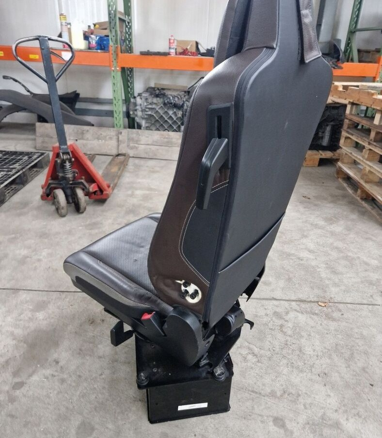 Renault FOTEL SIEDZENIE PASAŻERA RENAULT RANGE GAMA T C K OBROTOWY OBRAC - Сиденье для Грузовиков: фото 4 Renault FOTEL SIEDZENIE PASAŻERA RENAULT RANGE GAMA T C K OBROTOWY OBRAC - Сиденье для Грузовиков: фото 4