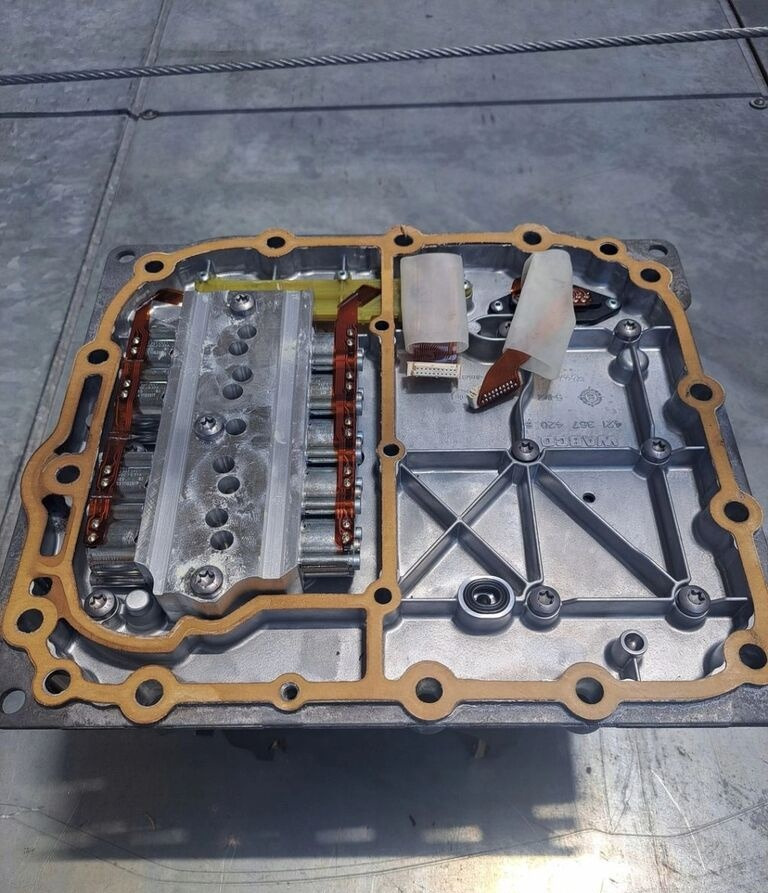 Renault SPRZEDAM WYBIERAK SKRZYNI BIEGÓW I SHIFT " F " AUTOMAT GAMA T RA WABCO 4 - Блок управления для Грузовиков: фото 4 Renault SPRZEDAM WYBIERAK SKRZYNI BIEGÓW I SHIFT " F " AUTOMAT GAMA T RA WABCO 4 - Блок управления для Грузовиков: фото 4