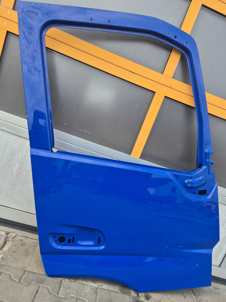 VOLVO DRZWI GOŁE PRAWE VOLVO FM 5 FMX 5 - Дверь и запчасти для Грузовиков: фото 3 VOLVO DRZWI GOŁE PRAWE VOLVO FM 5 FMX 5 - Дверь и запчасти для Грузовиков: фото 3