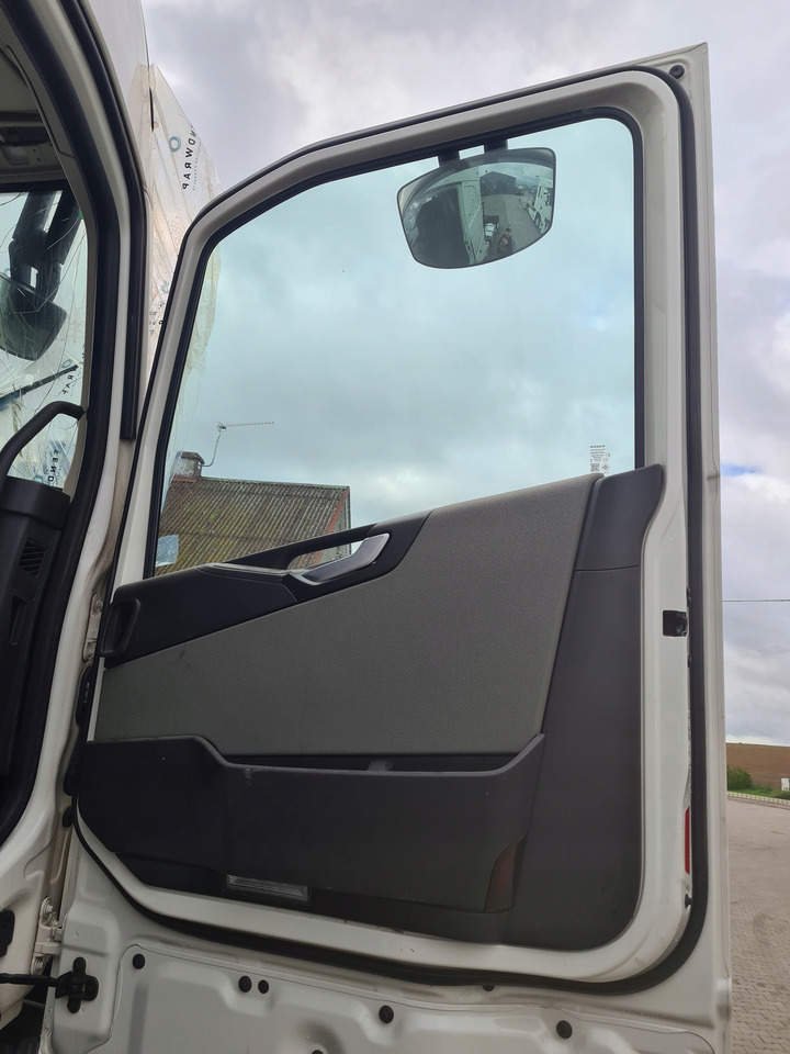 VOLVO DRZWI KOMPLETNE PRAWE VOLVO FH 5 ORYGINAŁ 1103 - Дверь и запчасти: фото 3 VOLVO DRZWI KOMPLETNE PRAWE VOLVO FH 5 ORYGINAŁ 1103 - Дверь и запчасти: фото 3