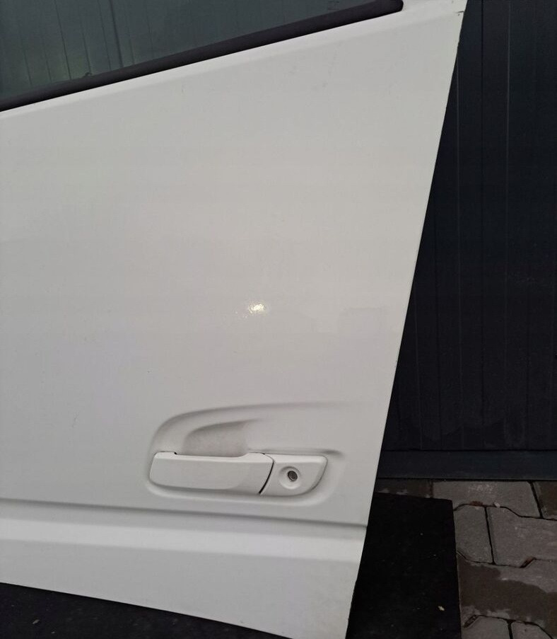 Volvo FH 4 - Дверь и запчасти для Грузовиков: фото 4 Volvo FH 4 - Дверь и запчасти для Грузовиков: фото 4