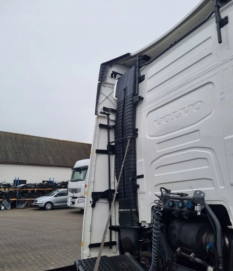 Volvo Y OWIEWKI KABINY KOMPLET FH 4 5 EURO 6 LIFT GLOBETROTTER Volvo VOLVO FH 4 5 EURO 6 LIFT GLOBETROTTER - Аэродинамика/ Спойлеры для Грузовиков: фото 5 Volvo Y OWIEWKI KABINY KOMPLET FH 4 5 EURO 6 LIFT GLOBETROTTER Volvo VOLVO FH 4 5 EURO 6 LIFT GLOBETROTTER - Аэродинамика/ Спойлеры для Грузовиков: фото 5