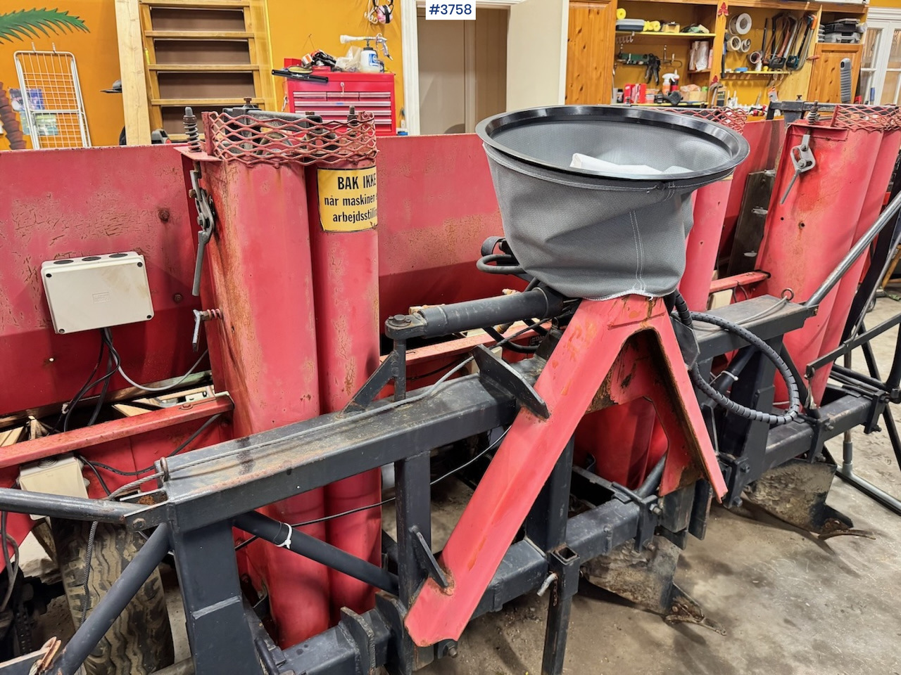 1985 Hylleberg 442 potato planter - Картофелесажалка: фото 1 1985 Hylleberg 442 potato planter - Картофелесажалка: фото 1