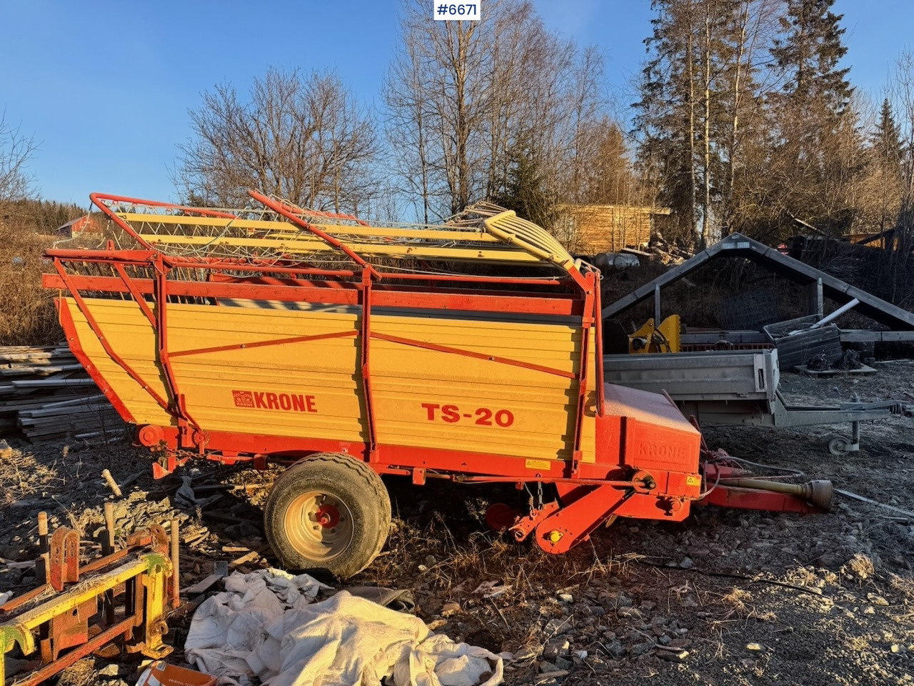 1989 Krone Unloader Trailer - Техника для сенозаготовки: фото 1 1989 Krone Unloader Trailer - Техника для сенозаготовки: фото 1