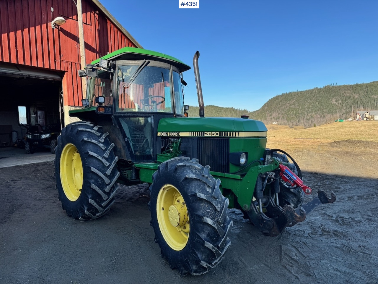 1991 John Deere 2850 4x4 Synchron w/ front hydraulics. - Трактор: фото 1 1991 John Deere 2850 4x4 Synchron w/ front hydraulics. - Трактор: фото 1