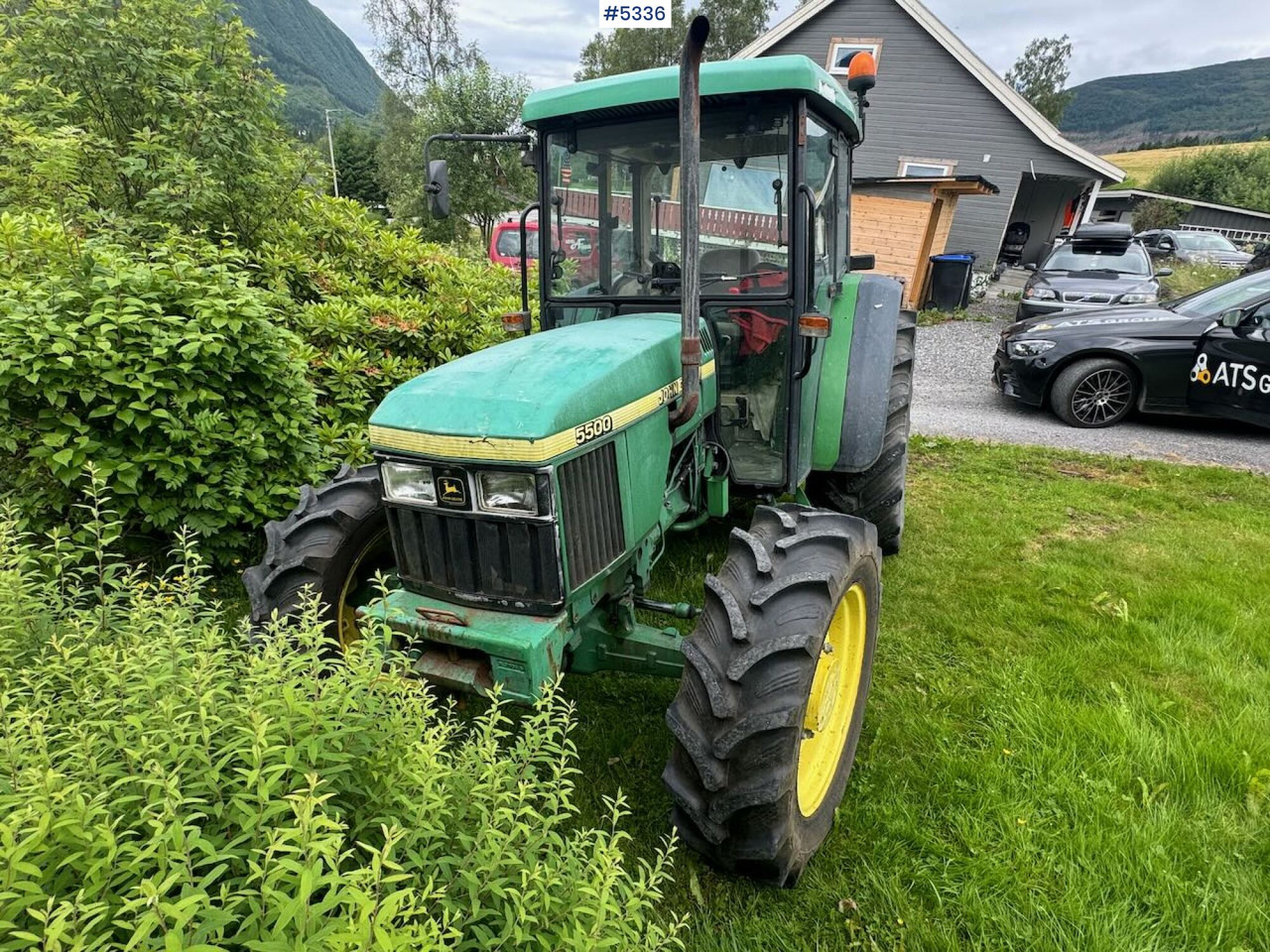 2001 John Deere 5500 - Трактор: фото 2 2001 John Deere 5500 - Трактор: фото 2