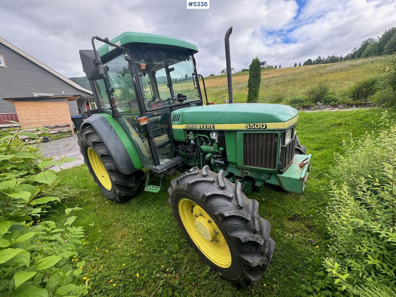 2001 John Deere 5500 - Трактор: фото 4 2001 John Deere 5500 - Трактор: фото 4