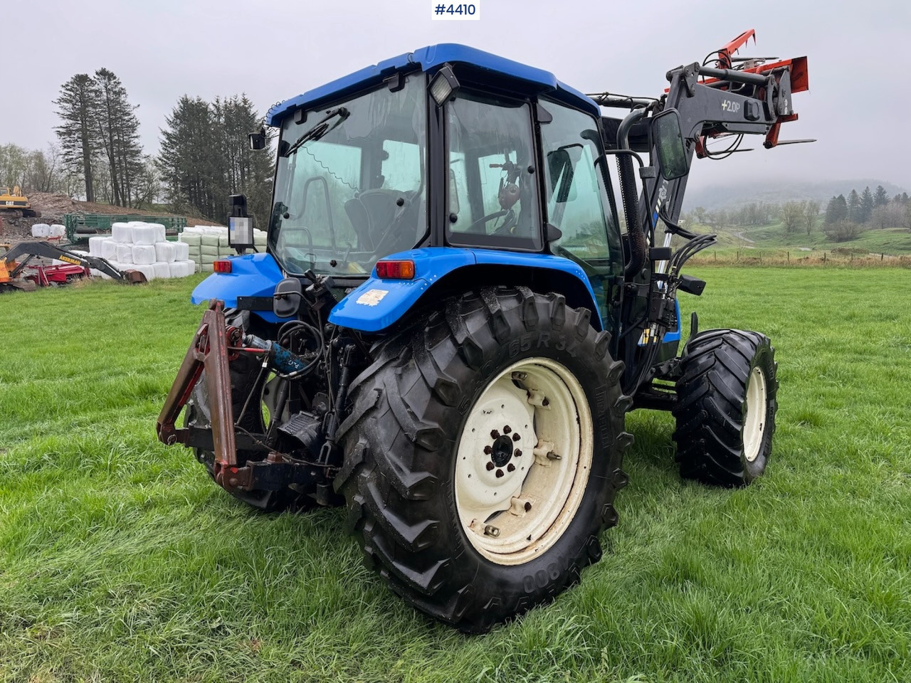 2006 New Holland TL100 A w/Front Loader. - Трактор: фото 5 2006 New Holland TL100 A w/Front Loader. - Трактор: фото 5