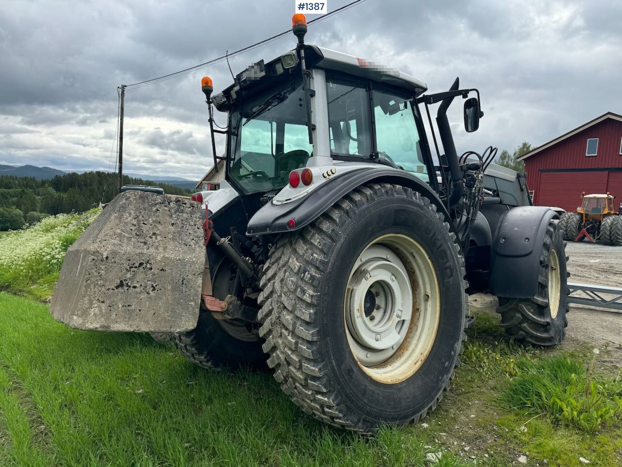 2007 Valtra T190 4x4 Tractor w/ bucket - Трактор: фото 3 2007 Valtra T190 4x4 Tractor w/ bucket - Трактор: фото 3