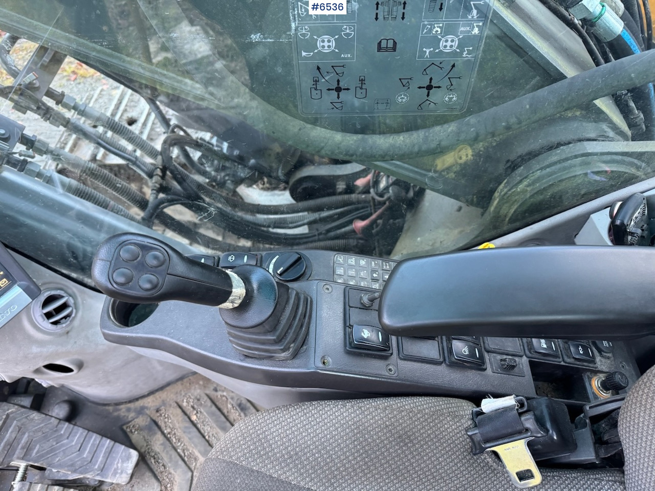 Экскаватор 2007 Volvo EC 210 CL w/ excavator bucket and good chassis.: фото 19