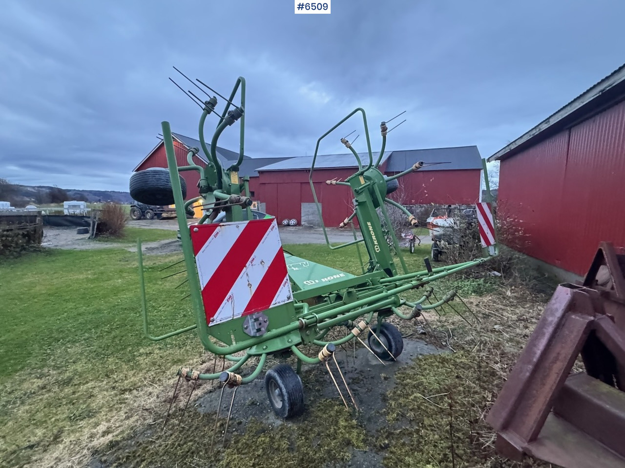 2011 Krone KW 5.52 tedder - Техника для сенозаготовки: фото 4 2011 Krone KW 5.52 tedder - Техника для сенозаготовки: фото 4