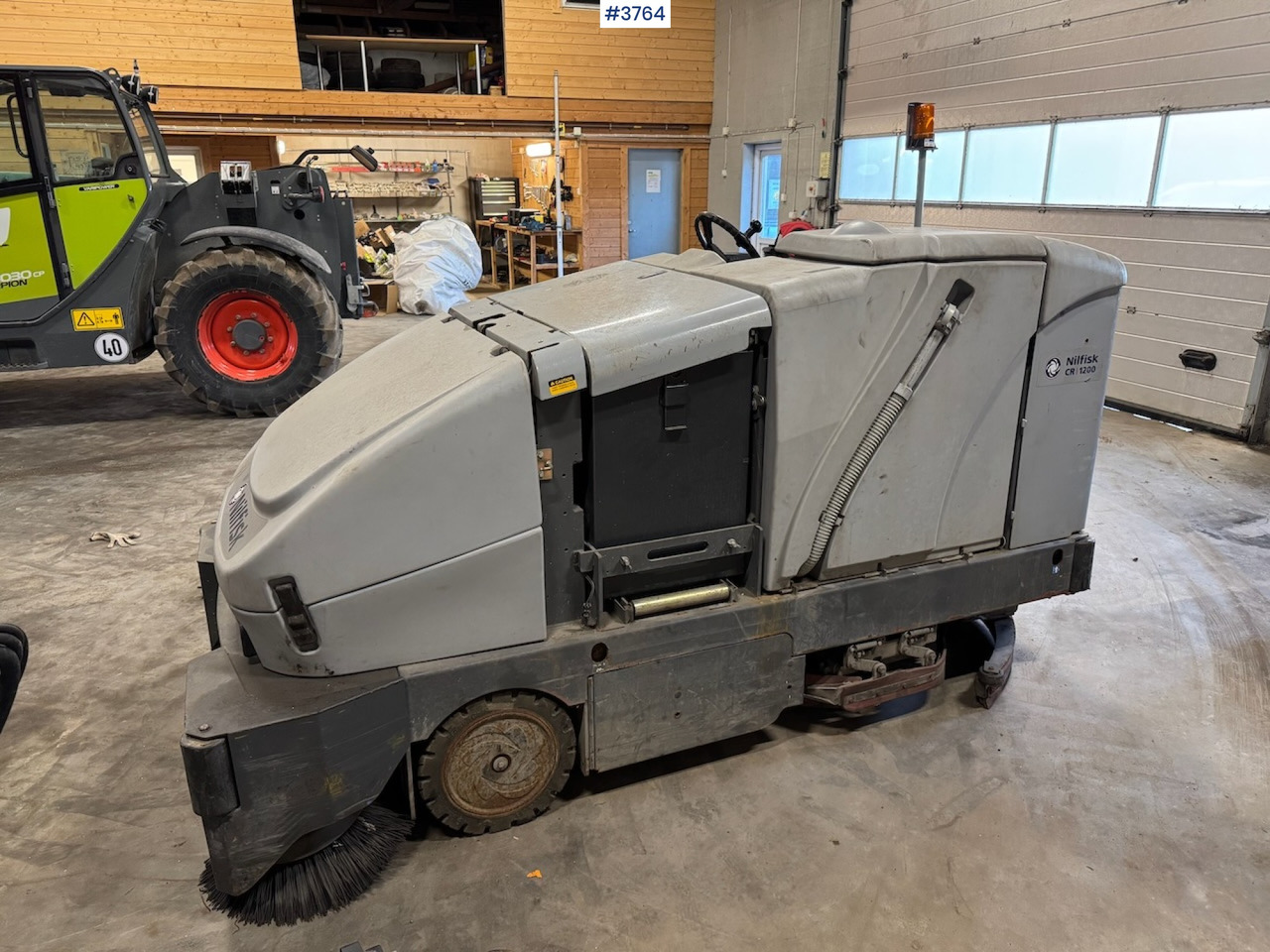2012 Nilfisk CR 1200 broom and sweeper - Промышленная подметальная машина: фото 1 2012 Nilfisk CR 1200 broom and sweeper - Промышленная подметальная машина: фото 1