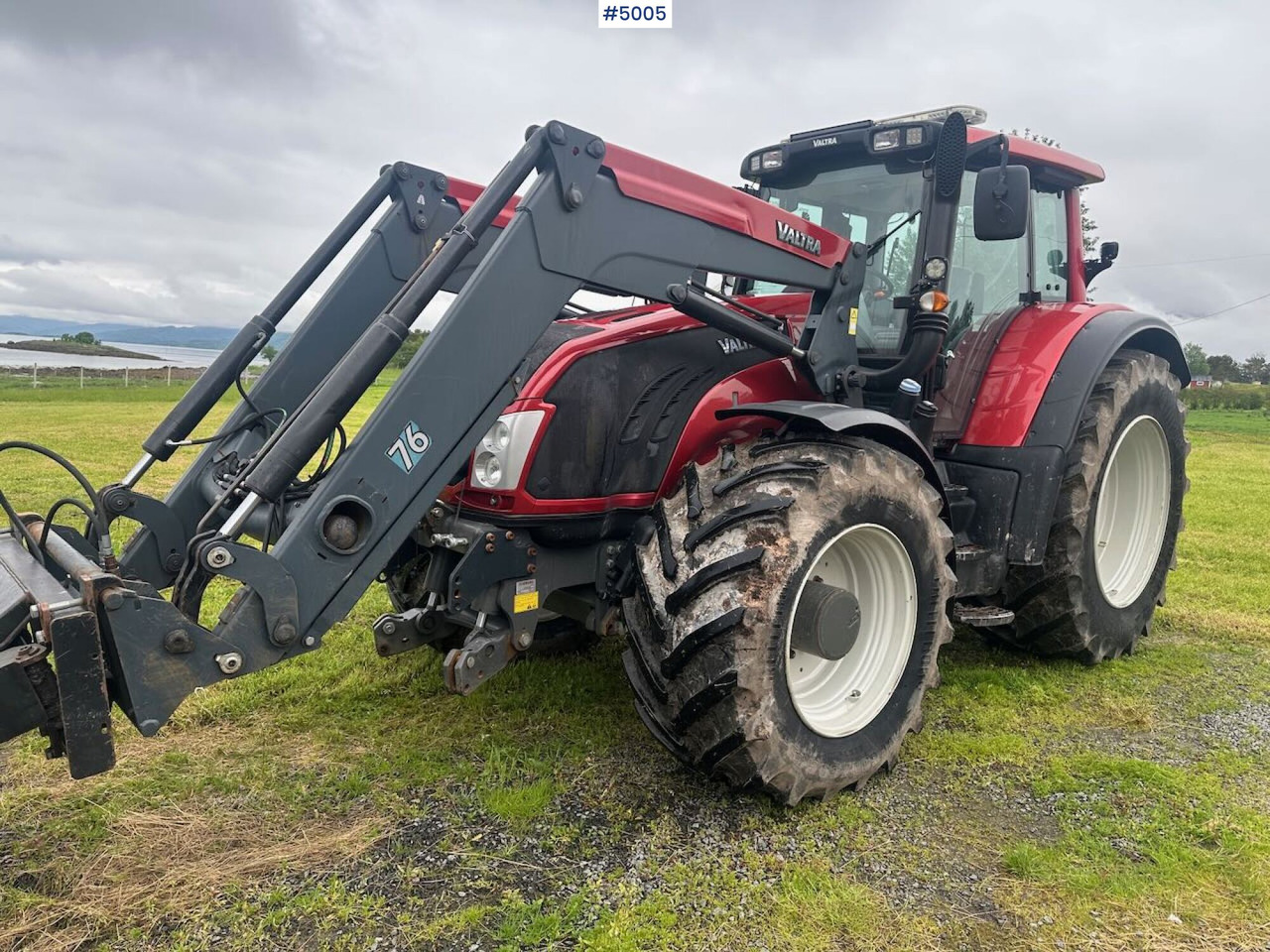 2012 Valtra T213 - Трактор: фото 1 2012 Valtra T213 - Трактор: фото 1