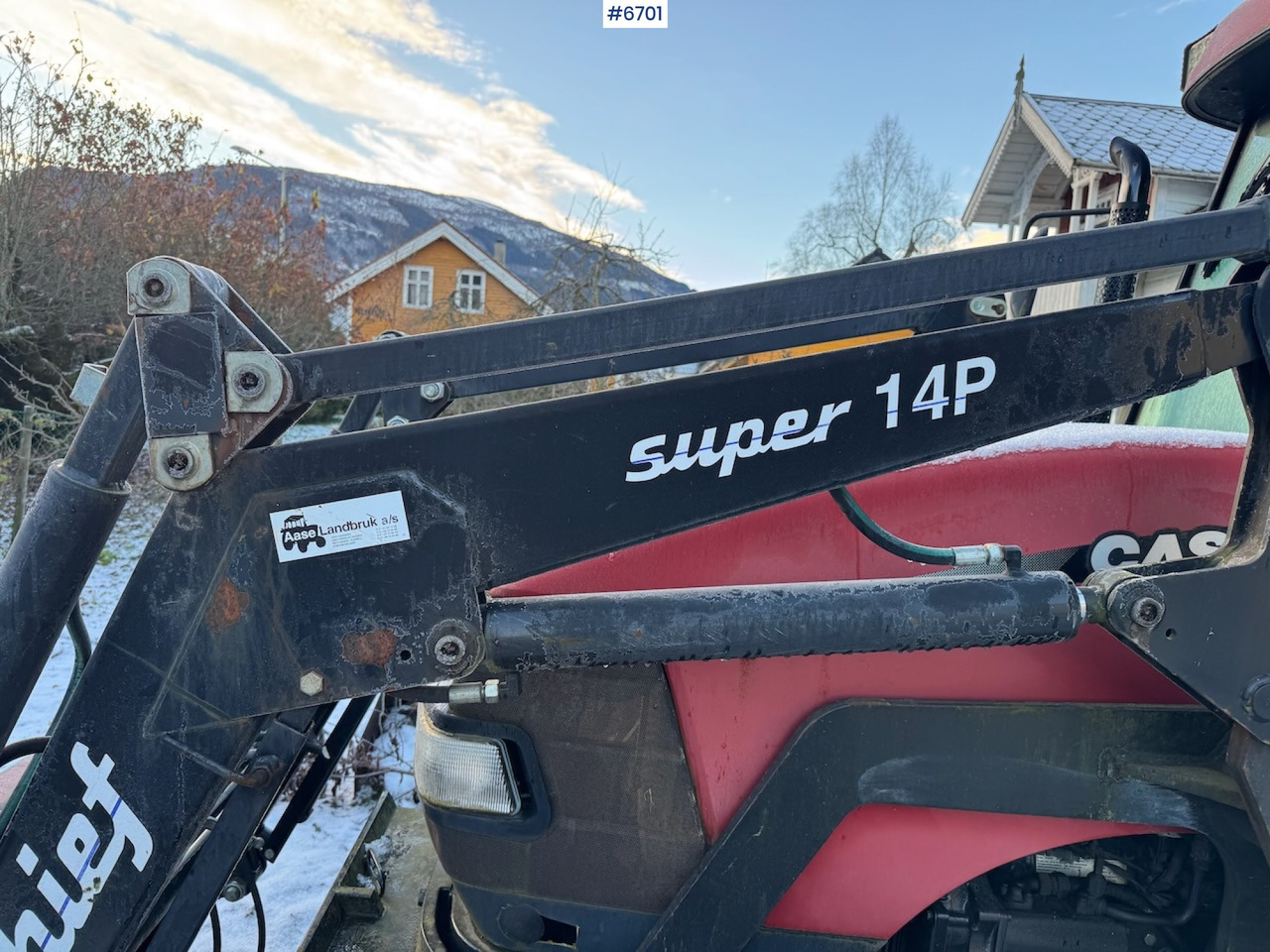 2013 Case IH JX 80 w/ front loader and some equipment. Low hours! - Трактор: фото 3 2013 Case IH JX 80 w/ front loader and some equipment. Low hours! - Трактор: фото 3