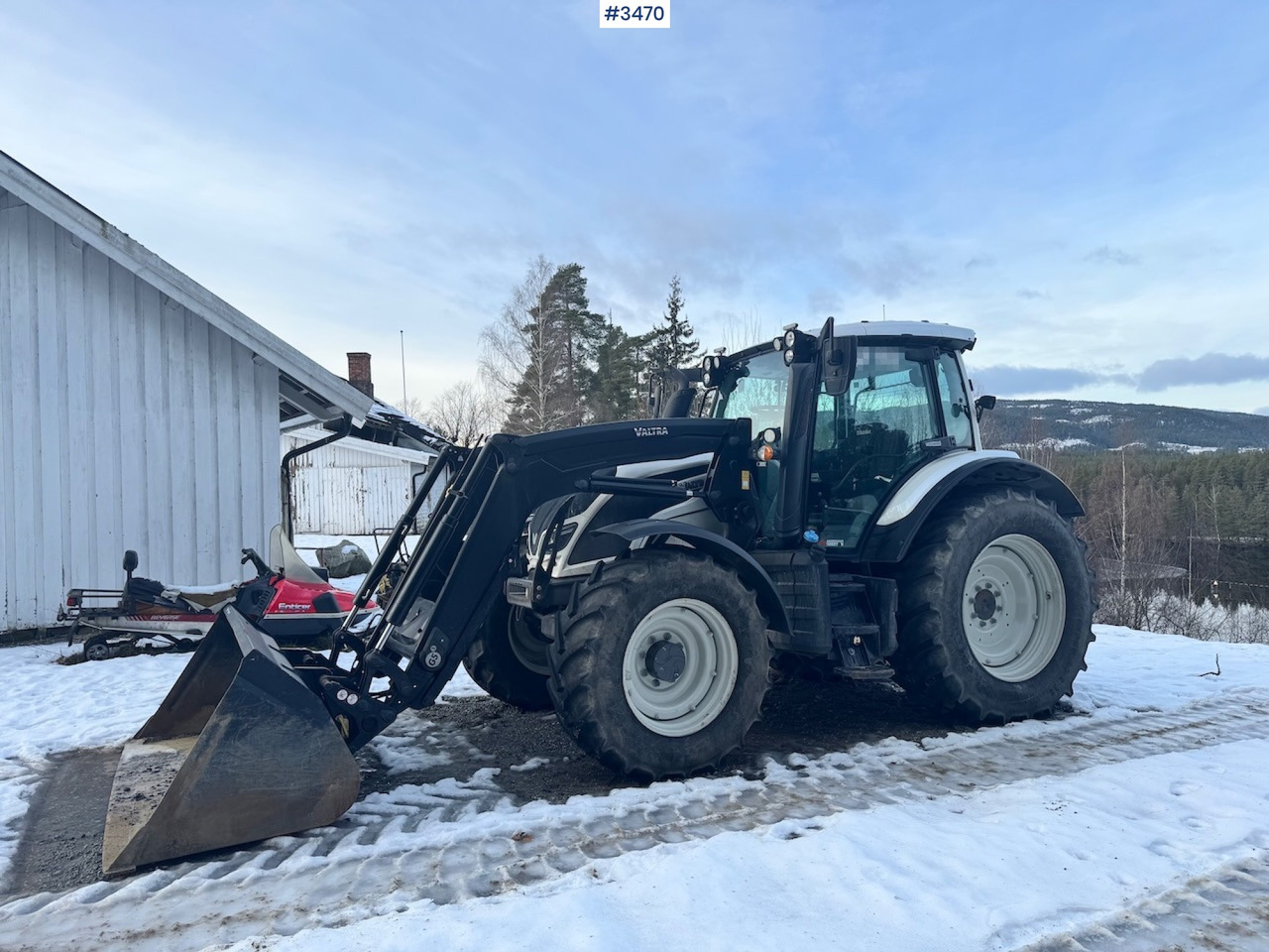 2019 Valtra N134 w/ Front loader and bucket. 900 hours! - Трактор: фото 2 2019 Valtra N134 w/ Front loader and bucket. 900 hours! - Трактор: фото 2