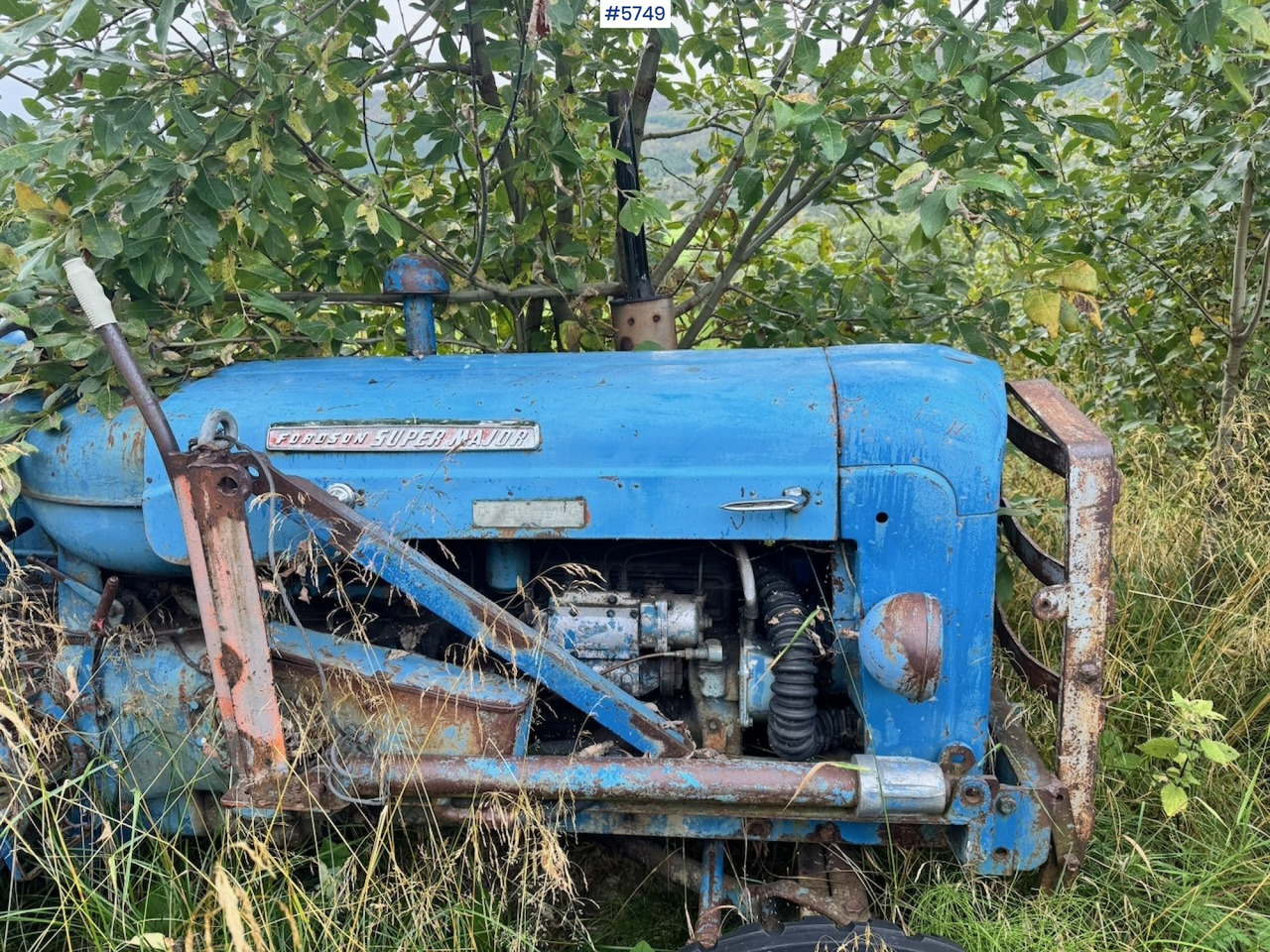 Ca. 1961 Fordson Super Major 4×2 Tractor w/ Bucket - Трактор: фото 4 Ca. 1961 Fordson Super Major 4×2 Tractor w/ Bucket - Трактор: фото 4