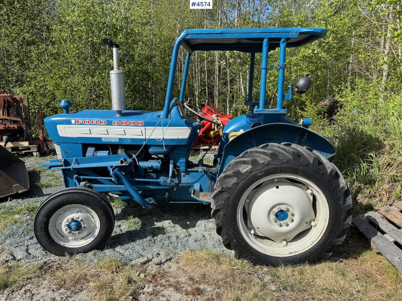Ford 3000 w/front loader - Трактор: фото 1 Ford 3000 w/front loader - Трактор: фото 1